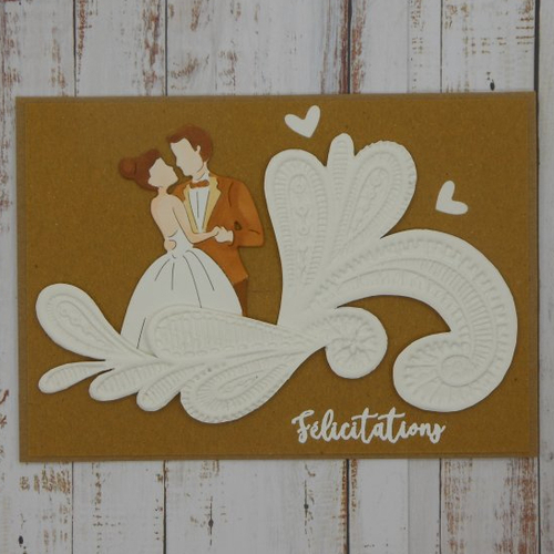 Carte félicitations mariage couple et fioritures blanc fond kraft anniversaire mariage fait main