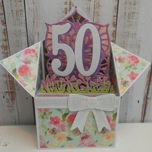 Carte anniversaire pop-up boîte 3d fleurie 50 ans féminine femme fait main