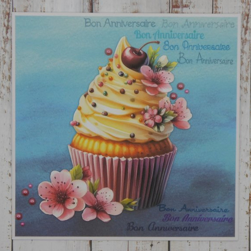 Carte anniversaire 15 x 15 cupcake fleuri fond bleu fait main