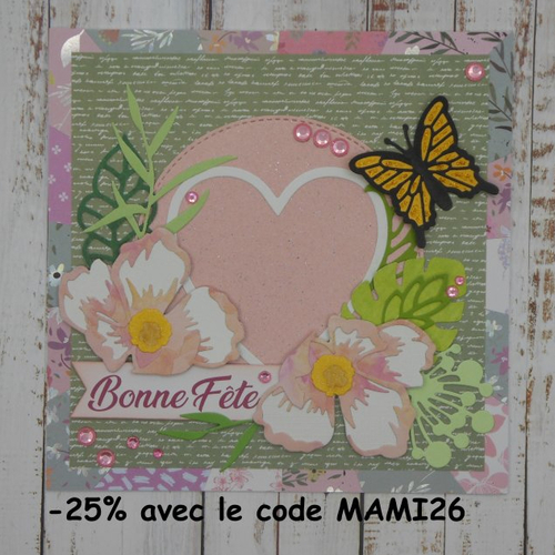 Carte bonne fête 15 x 15 coeur blanc fleurs roses papillon orange fait main