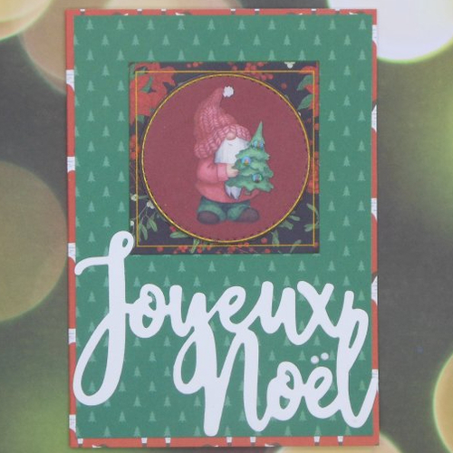 Prix mini : carte de voeux joyeux gnome et son sapin de noël rouge et vert pour offrir carte cadeau