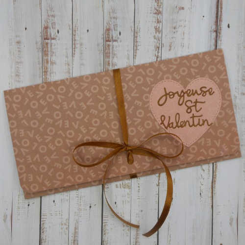 Pochette cadeau billet, chèque, place de spectacle saint valentin fond love chocolat caralmel fait main
