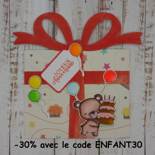 Carte anniversaire en forme de cadeau ourson et ballons 2 enfant fille garçon fait main