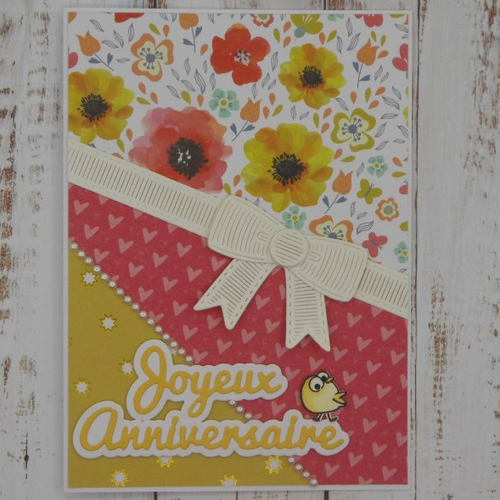 Carte anniversaire tons de rouge et jaune coeurs et noeud blanc nacré petit oiseau et perles fait main