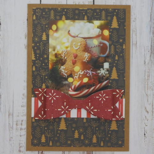 Carte de voeux bonhomme pain d'épices de noël  et chocolat chaud rouge et noir fêtes de fin d'année 2