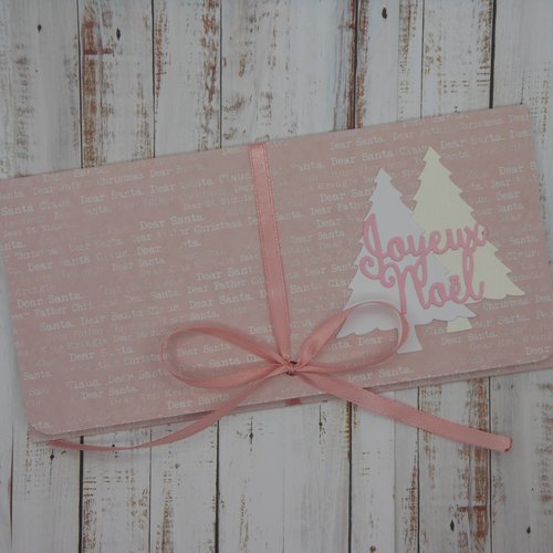 Pochette cadeau de noël billet, chèque, place de spectacle écriture blanche sur fond rose fait main