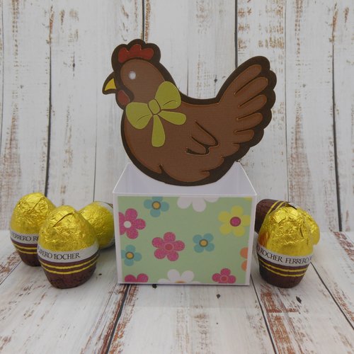 Contenant pour friandises chocolats de pâques poule noeud vert décor fleurs de printemps fait main