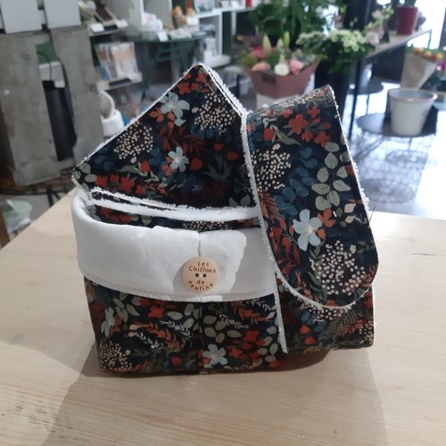 Panière de lingettes et bandeau de soins