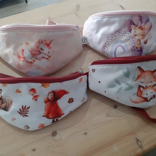 Banane enfant renard, bordeau