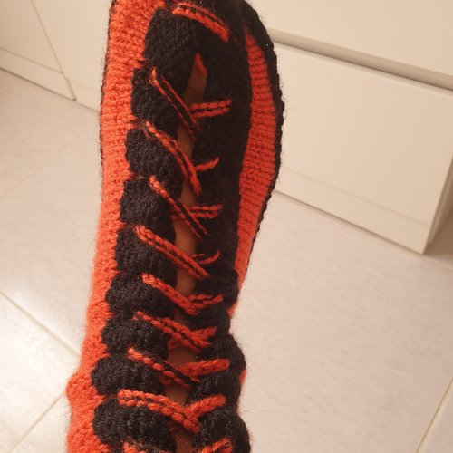 Chaussons chaussettes femme orange et noir - tricotés main