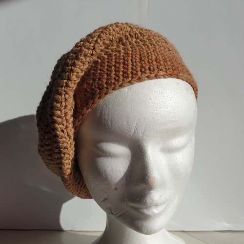 Béret femme ou ado marron clair au crochet
