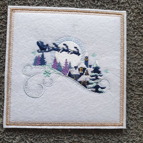 Carte de vœux en feutrine brodée – modèle “les rennes”