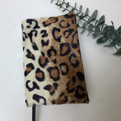 Protege livre de poche peau de bête