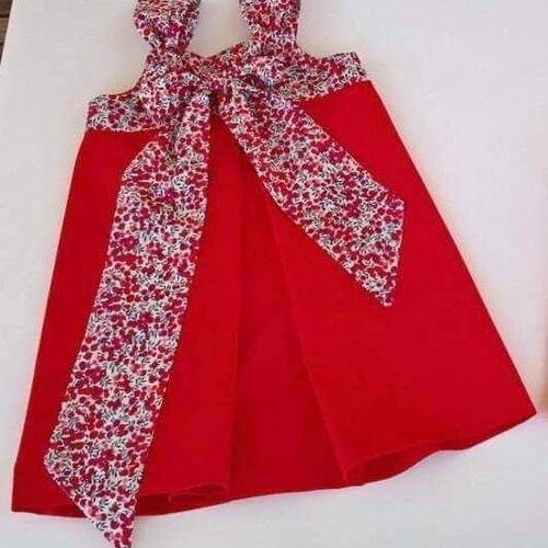 Patron robe fleur de garance 8_10_12 ans, bretelles, pli creux devant, cortèges de garance, mariage, demoiselle d'honneur, communion, été