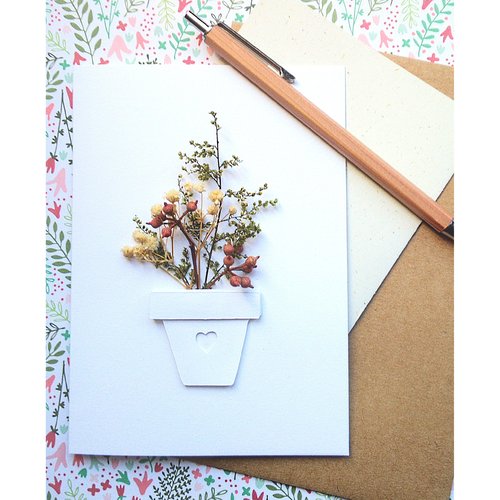 Carte " pot de fleurs séchées " * carte anniversaire* fleurs séchées* fait main* papiers découpés