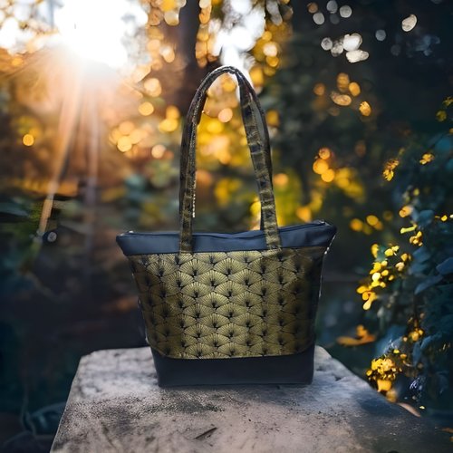 Magnfique sac fourre tout brodé de feuille de ginko noir et cuivré