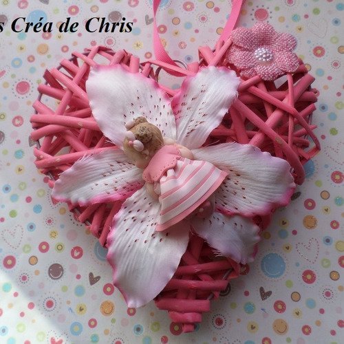 Support Cœur Rose Avec Son Bebe Fimo Endormi Sur Sa Fleur En Tissu Un Grand Marche