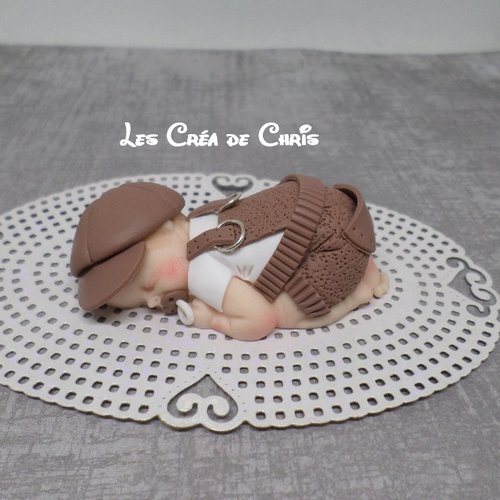 Bébé fimo garçon salopette.