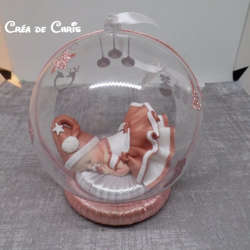 Boule de noël bébé fille.