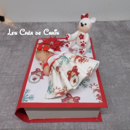 Boite livre avec son bébé.