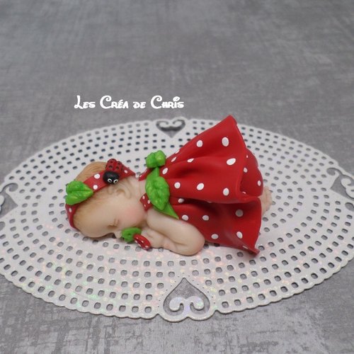 Bébé fimo fille coccinelle.