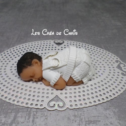 Bébé fimo garçon tenue de baptême.