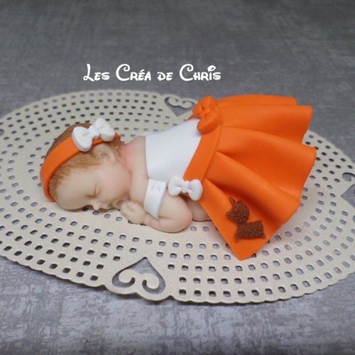 Bébé fimo fille jupe plissée et nœuds.