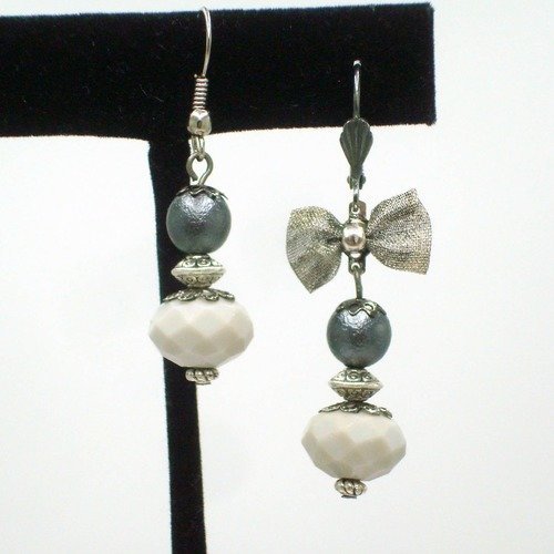 Boucles d'oreille perles à facettes grises et gris foncé