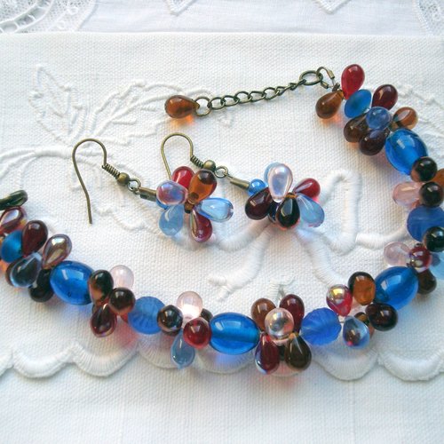 Bracelet en perles et gouttes de verre avec boucles d'oreille  assorties