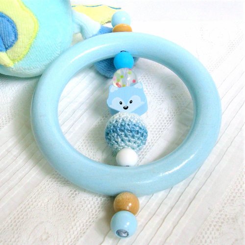Hochet- jouet de préhension bleu, bois coton crocheté et silicone