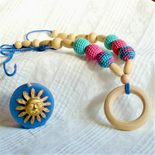 Collier de portage & d'allaitement en perles, anneau de bois naturel et coton crocheté