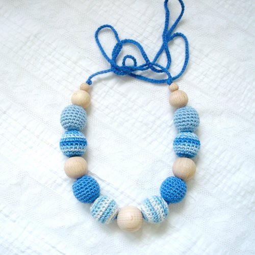 Collier bleu et en hêtre naturel, adapté aux jeunes mamans