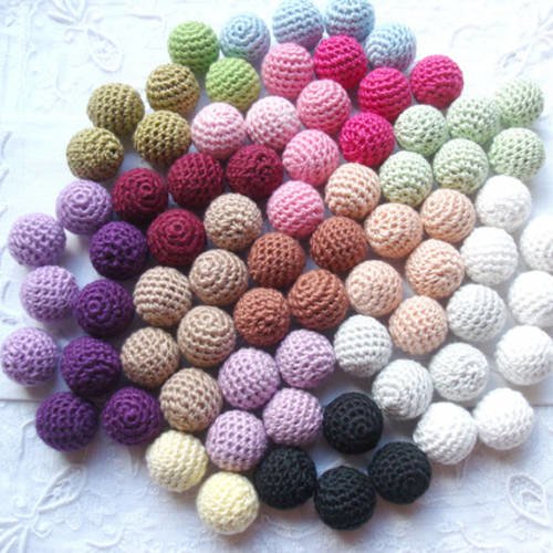 Ensemble de 81 perles crochetées  réservée galy26
