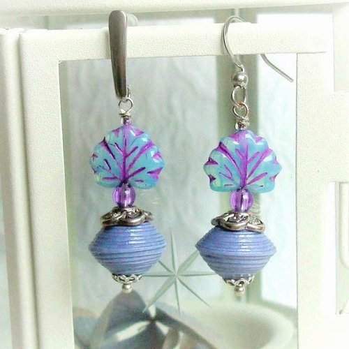Boucles d'oreilles pendantes avec perles en verre tchèque et papier