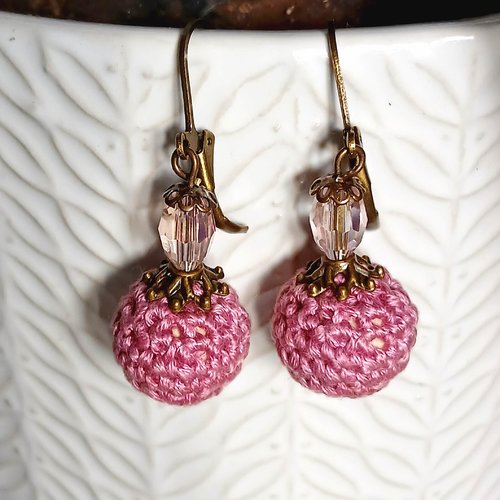 Boucles d'oreille baroque "bruyère" avec perle de coton et cristal