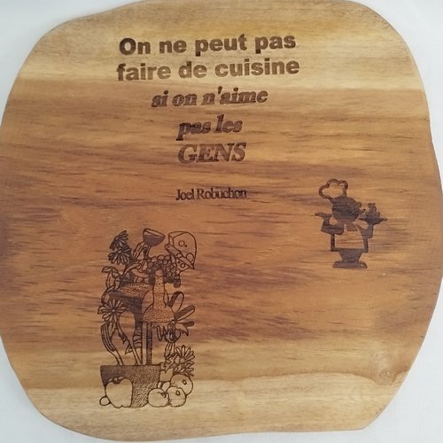 Dessous de plat bois gravé