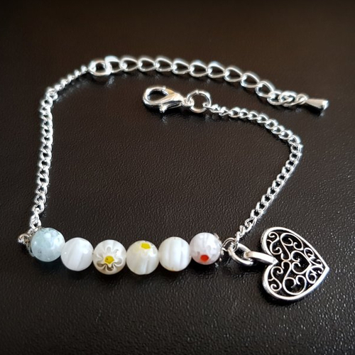 Bracelet chaîne cœur, perle en verre fleur blanc, multicolore, chaîne d’extension, goutte, fermoir mousqueton en métal argenté clair
