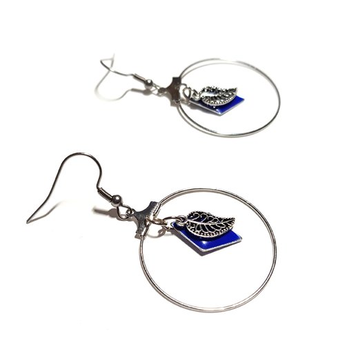Boucle d'oreille créole pendante avec losange émaillé bleu et feuille, crochet en métal acier inoxydable argenté