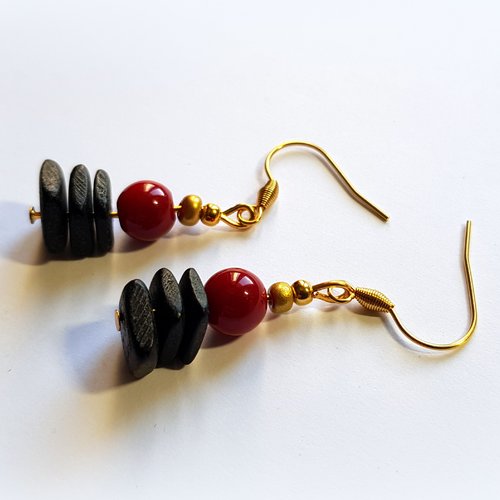 1 paires de boucle d'oreille pendante, perles en verre et bois noir, rouge, crochet en métal acier inoxydable doré