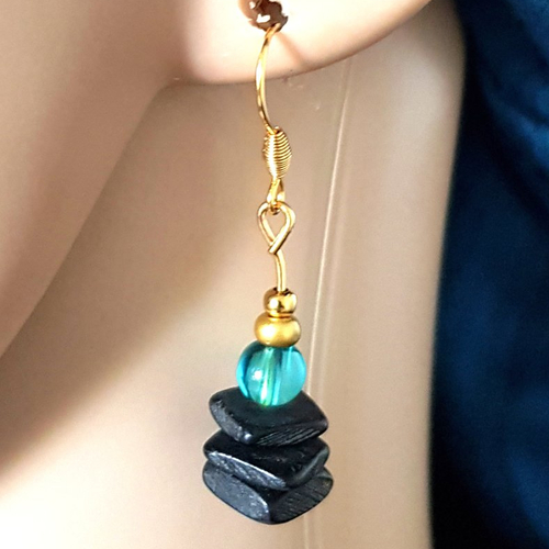 1 paires de boucle d'oreille pendante, perles en verre et bois noir, bleu avec reflets, crochet en métal acier inoxydable doré