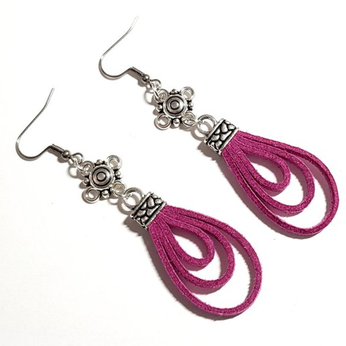 Boucle d'oreille pendante en suédine vieux rose lilas, fleur, embout, crochet en métal acier inoxydable argenté