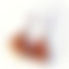 Boucle d'oreille pendante avec pompons en viscose prune, orange, rouge, écru, perles en verre, coupelles, crochet en métal argenté