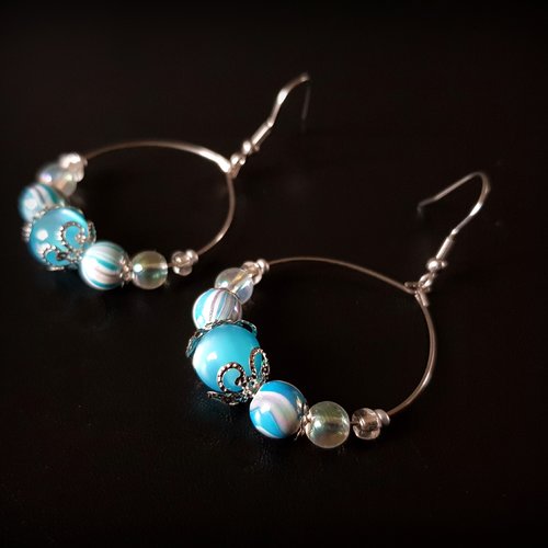 Boucle d'oreille créole avec perles en verre bleu, coupelles, crochet, métal acier inoxydable argenté