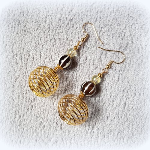 Boucle d'oreille perles ressort et verre agathe, coupelles, crochet, métal acier inoxydable doré