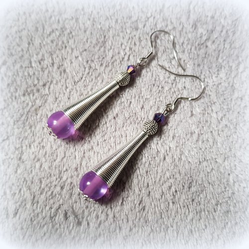 Boucle d'oreille pendante, perles en acrylique lilas parme, tige, crochet en métal acier inoxydable argenté