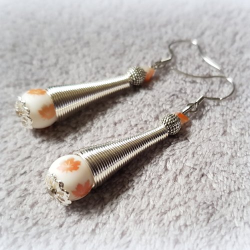 Boucle d'oreille pendante, perles en verre blanc, orange saumon, tige, crochet en métal acier inoxydable argenté