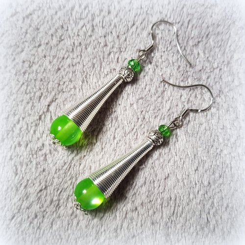 Boucle d'oreille pendante, perles en acrylique vert, tige, crochet en métal acier inoxydable argenté