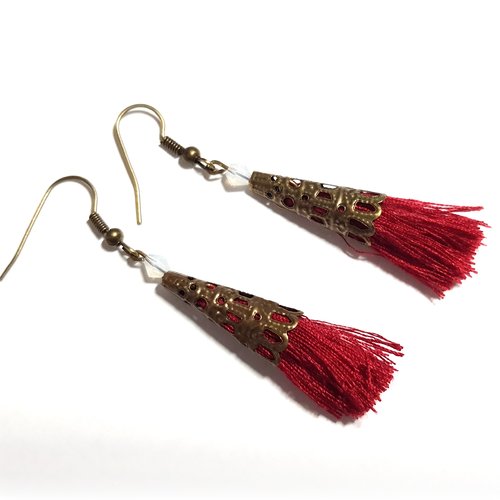 Boucle d'oreille pendante pompons rouge foncé, perles en verre à facette, coupelles cône en métal bronze