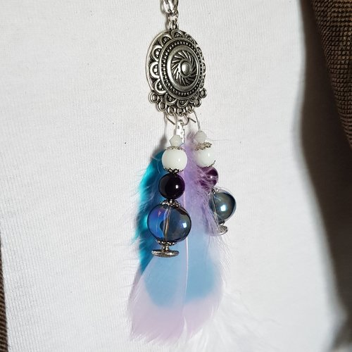 Collier sautoir plume bleu, blanc, rose parme, perles en verre, connecteur, chaîne força plate, fermoir en métal argenté