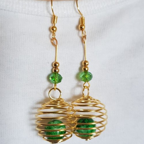 Boucle d'oreille pendante, perles en verre vert, crochet en métal acier inoxydable doré